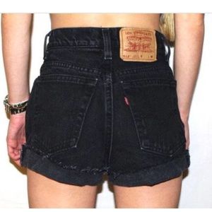 Black Levi’s Shorts